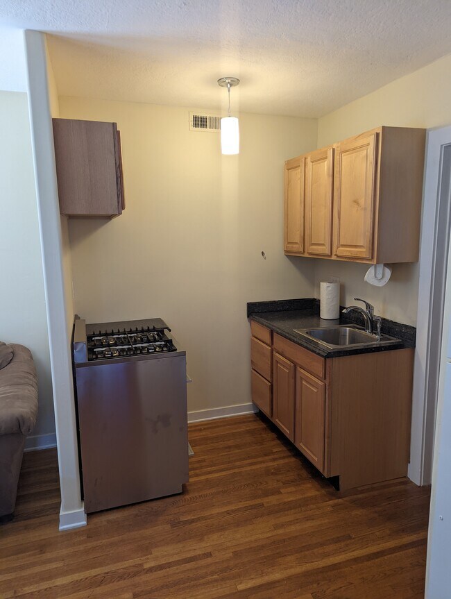 Foto del edificio - 1303 E Brockton Ave