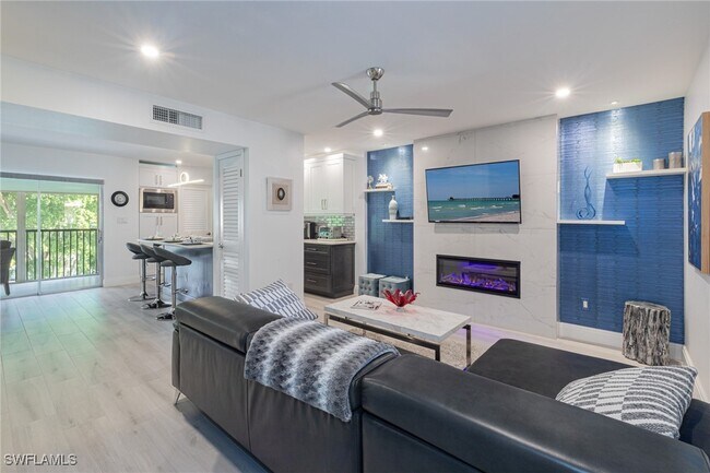 Building Photo - 788 Park Shore Dr