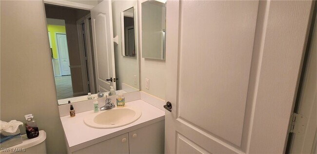 Foto del edificio - 26190 Clarkston Dr