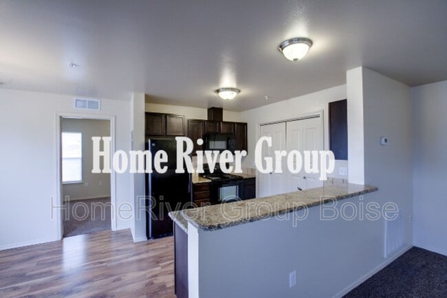 Building Photo - 11100 W Brassy Cove Loop