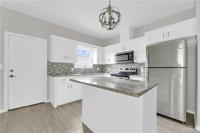 Building Photo - 12 N Winona Dr