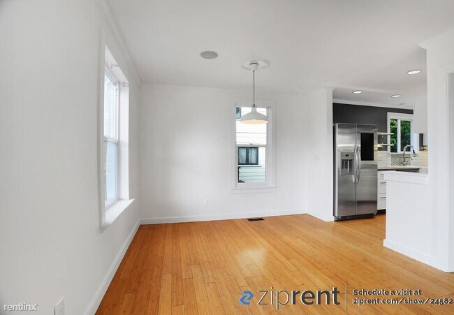 Foto del edificio - 3 br, 1 bath House - 6216 2nd Ave NW, Seat...