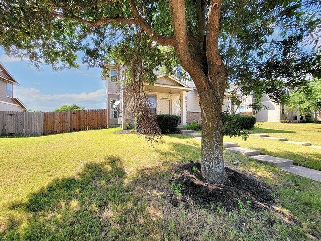 Foto del edificio - 13716 Harris Ridge Blvd