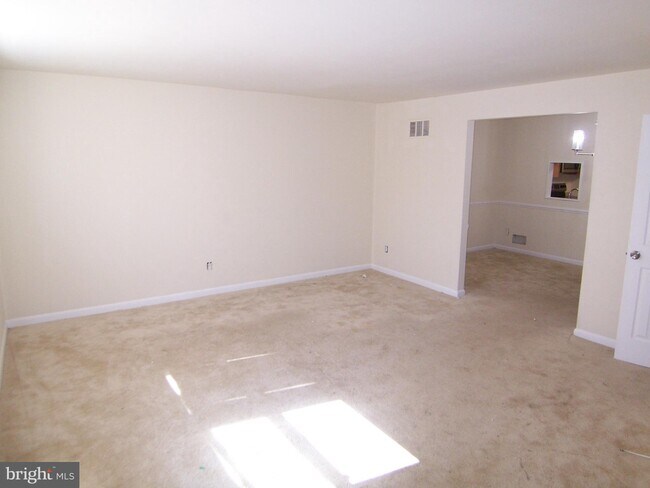 Foto del edificio - 32 Tommy True Ct