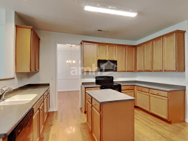 Building Photo - 5818 Parkstone Dr