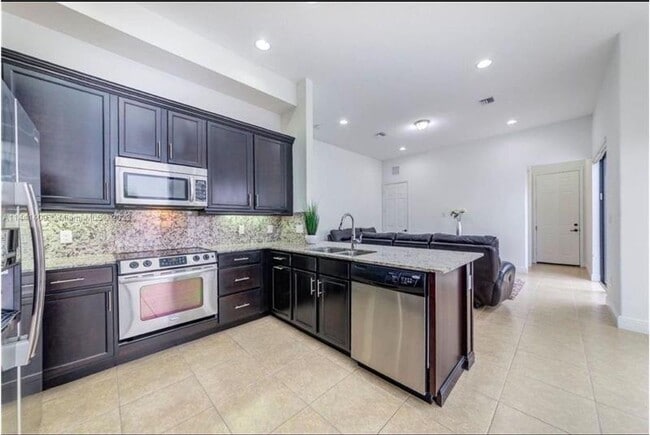 Foto del edificio - 8362 NW 39th Ct