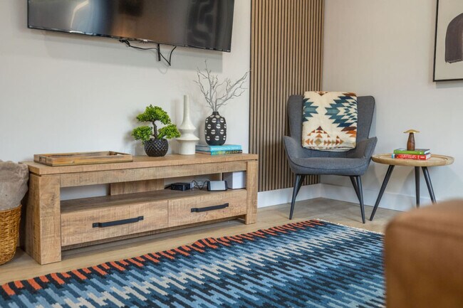 Building Photo - 840 W 400 N