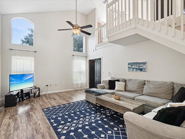 Foto del edificio - "Charming 3-Bed, 3-Bath Haven with 1810 Sq...