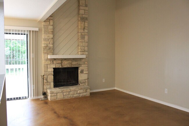Building Photo - 1810 Cinnamon Path