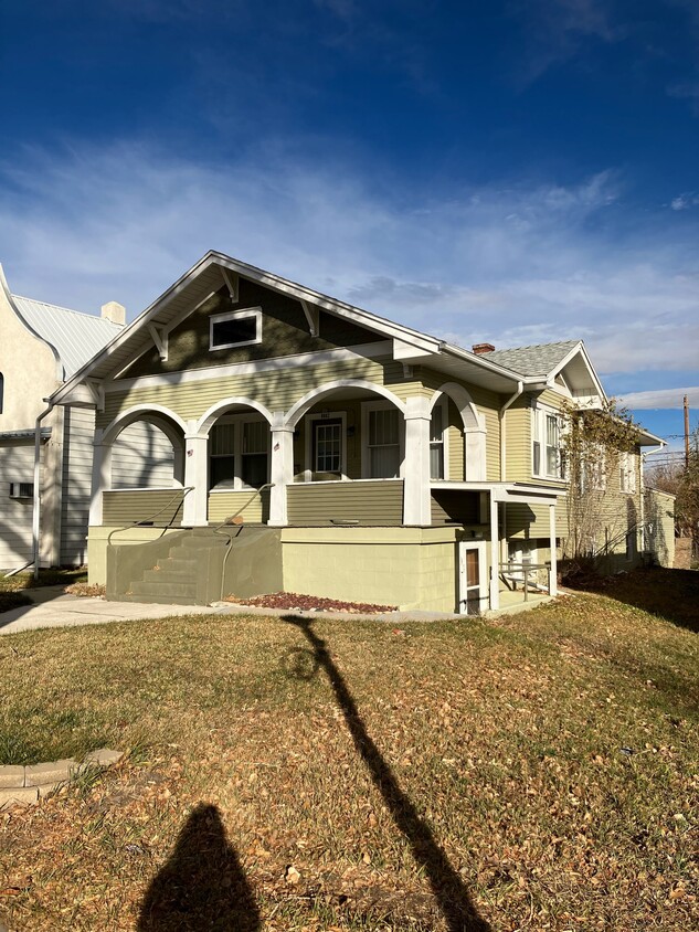 House Front Facing 2nd st - 1112 E 2nd St