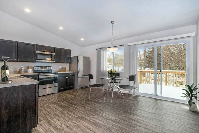 Building Photo - 3984 Diamondview Dr