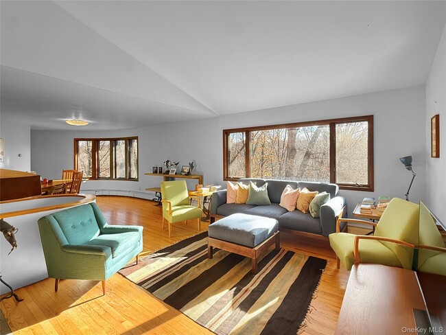 Foto del edificio - 28 Philipse Brook Rd