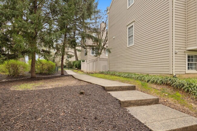 Foto del edificio - 2380 Branleigh Park Ct