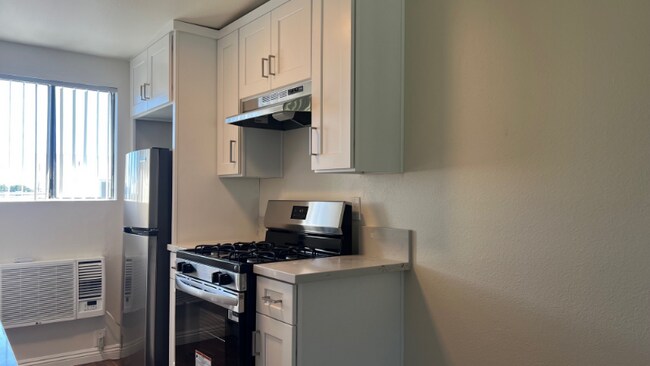 Foto del edificio - 7424 Radford Ave