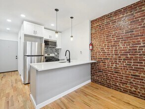 Building Photo - 518 51st St