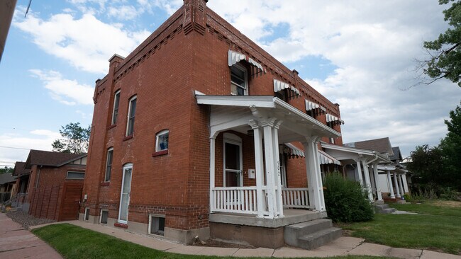 Foto del edificio - Washington Park Duplexes