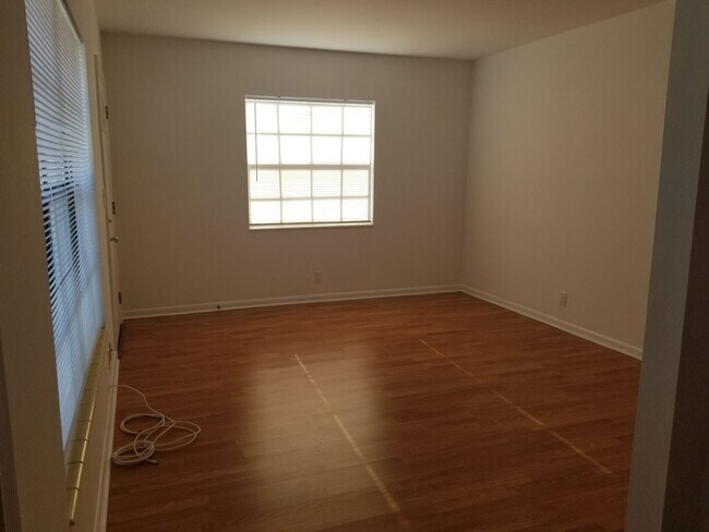 Foto del edificio - Well-Maintained 3-Bedroom Home with Workshop and Fenced Yard