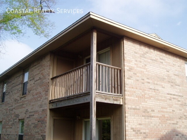 Building Photo - 896 Silverwood #4