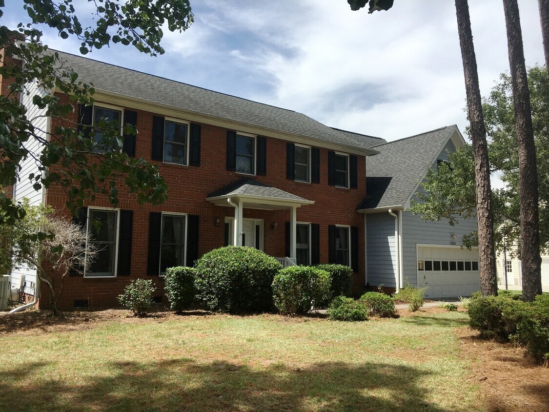 Primary Photo - Hoggard school district, 6 Bedrooms, 2 Car...