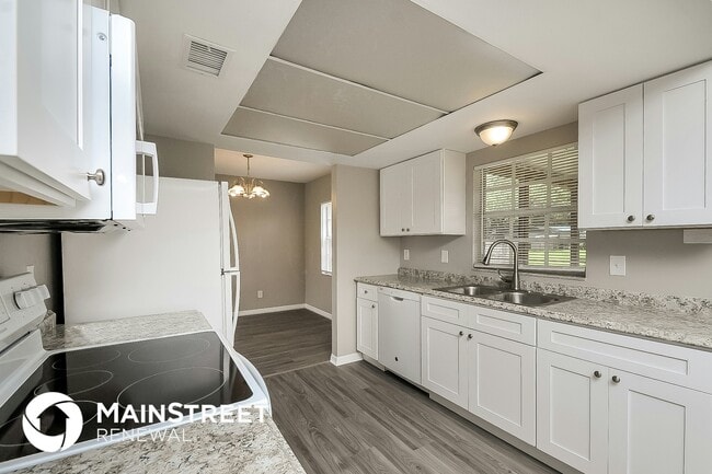 Building Photo - 1690 Palm Leaf Dr