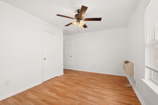 Foto del edificio - Flat Rock Creek Apartments