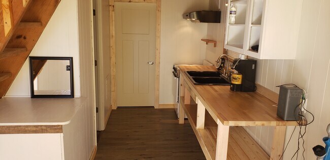 Foto del edificio - 1134 Pink Mountain Blvd