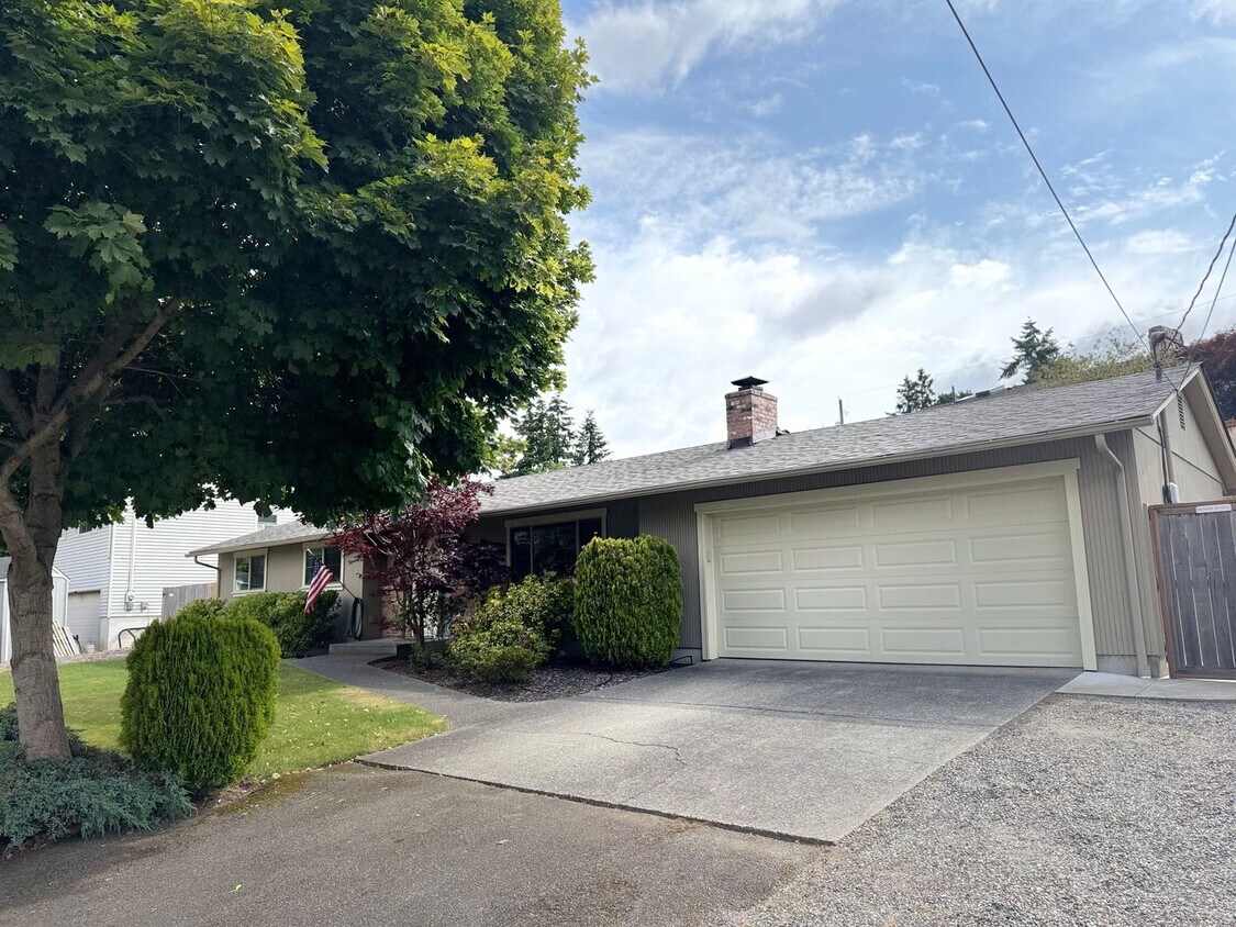 Foto principal - Stylishly Remodeled North Tacoma Gem with ...