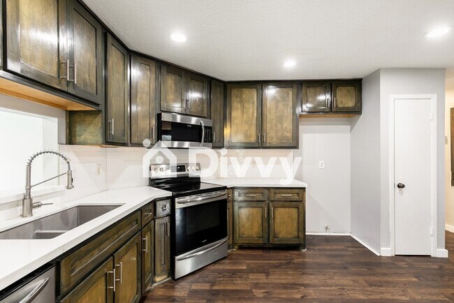Foto del edificio - 4515 Piney Creek Ln, Spring, TX 77388