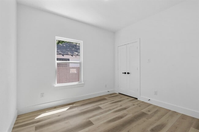 Building Photo - 2714 Hector St