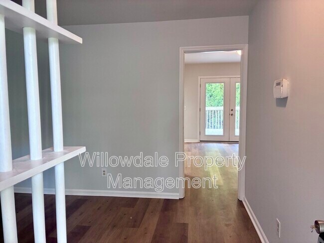 Foto del edificio - 8600 Marigold St