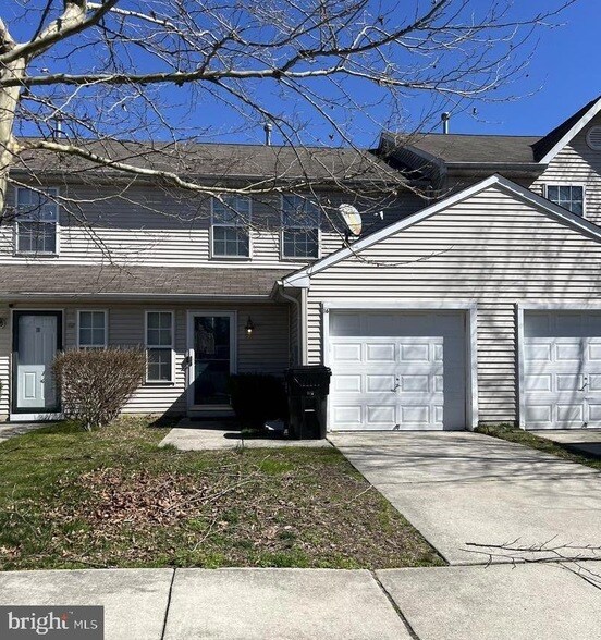 16 Meadowood Lane Townhome Rentals in Winslow Township NJ