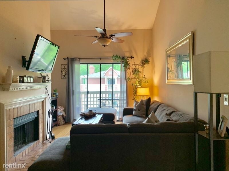 Foto principal - 257 Hillsboro Pl