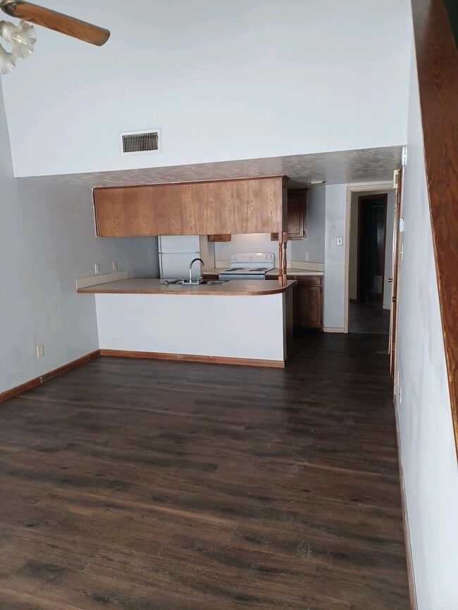 Foto del edificio - 403 Kennon Ln