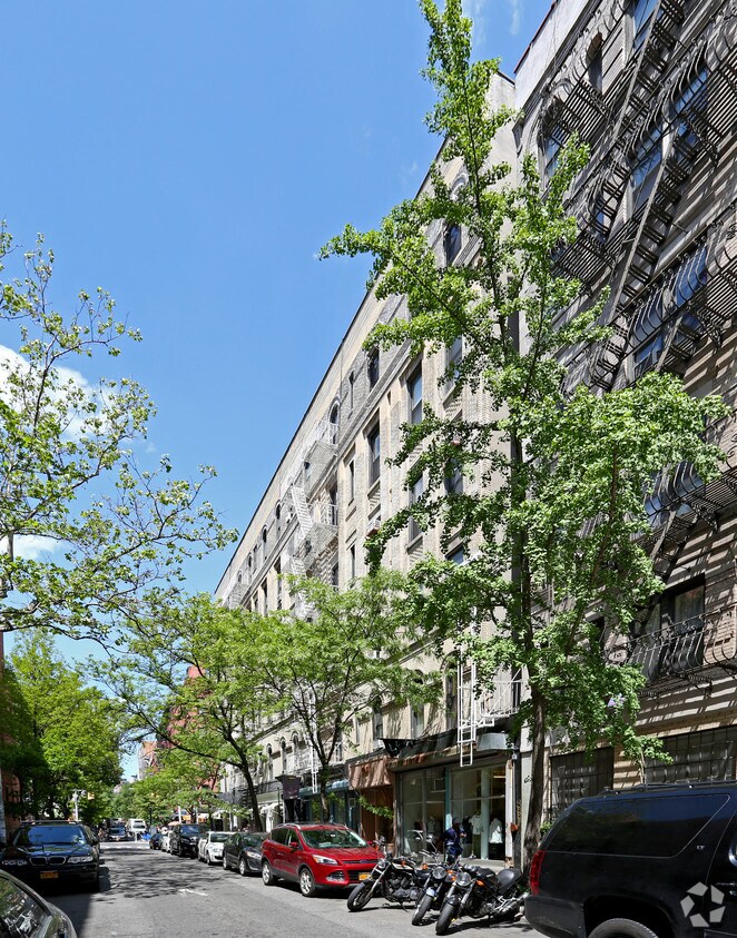 Building Photo - 238 Mott St