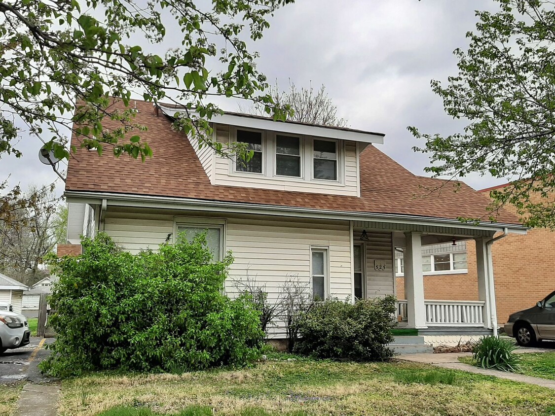 Primary Photo - Scott 525