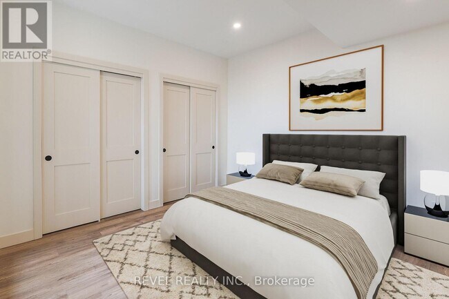 Building Photo - 4390 Hillview Dr