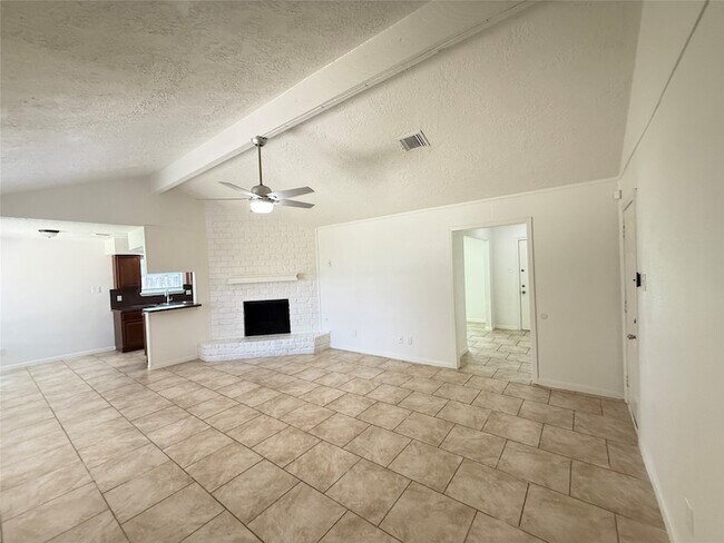 Foto del edificio - 10715 Sagewillow Ln