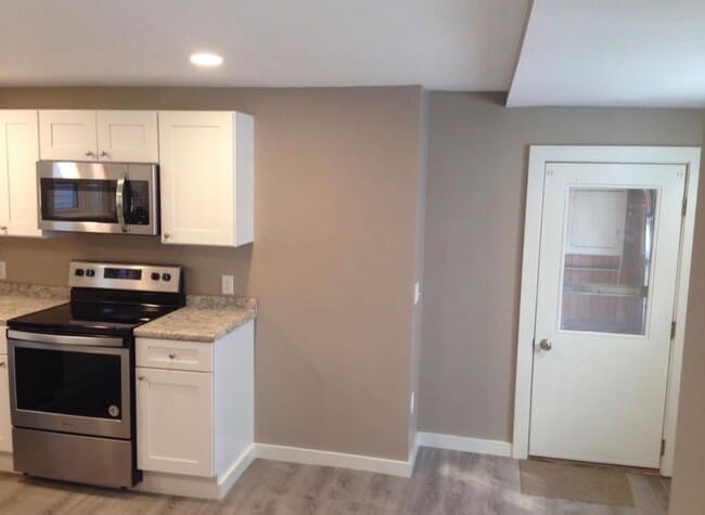 Building Photo - 257 S Main St