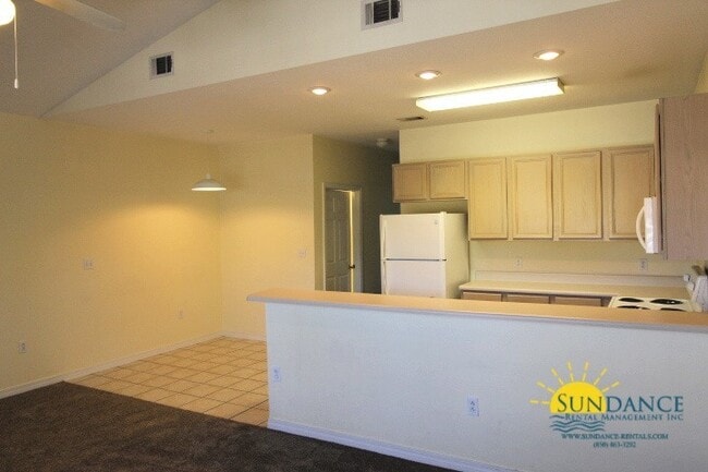 Building Photo - Great 2 Bedroom Unit in Santa Rosa Beach!
