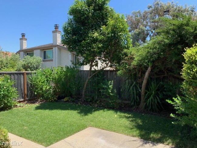 Building Photo - 3 br, 2.5 bath Apartment - 6284 El Paseo Dr