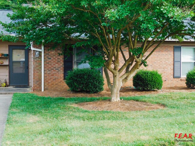 Building Photo - 139 Glenwood Dr