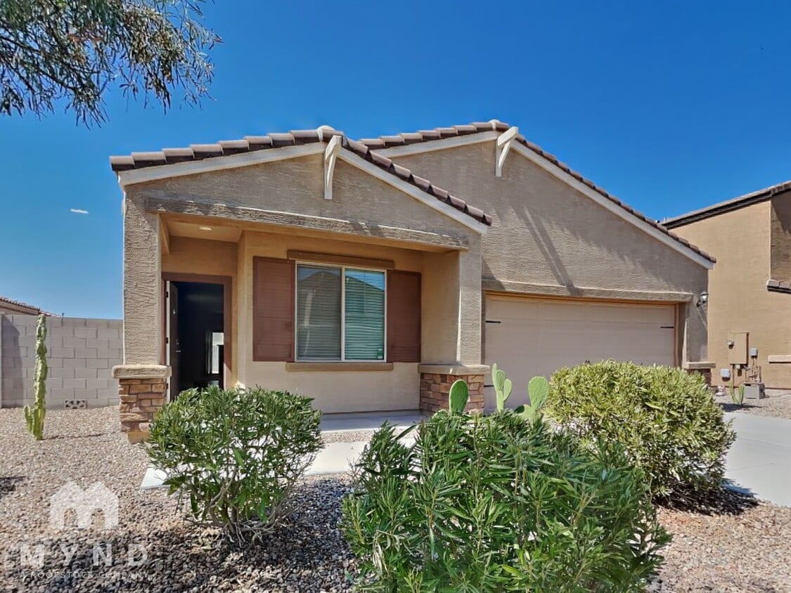 Primary Photo - 37338 W La Paz St