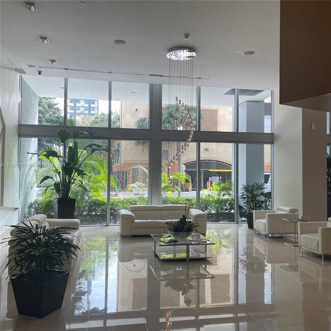 Foto del edificio - 79 SW 12th St