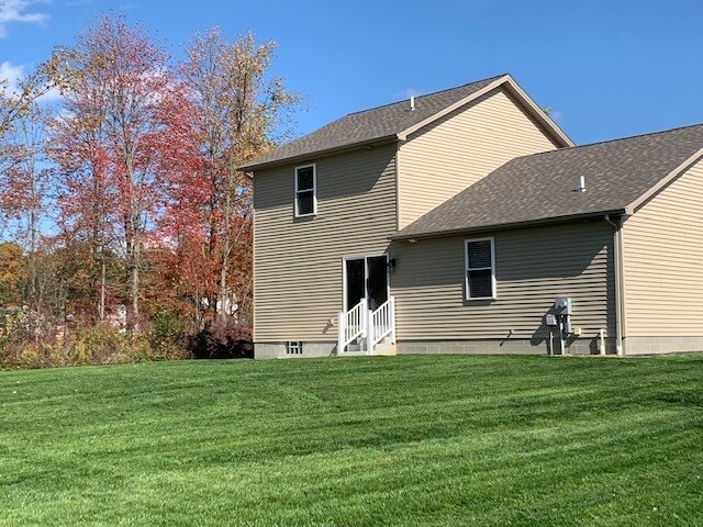 atrás - 6072 Herons Cir