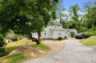 Building Photo - 274 Bloomingdale Rd