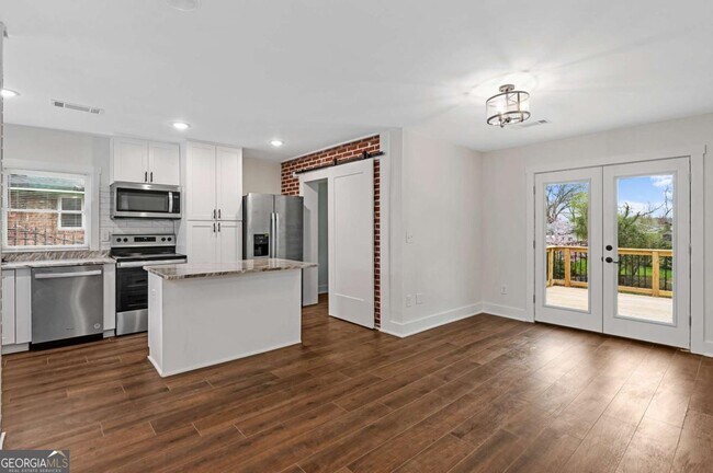 Foto del edificio - 668 Custer Ave SE