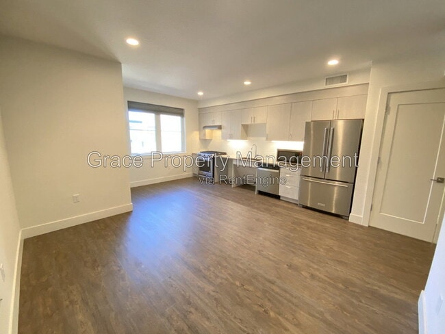 Building Photo - 431 E Bayaud Ave