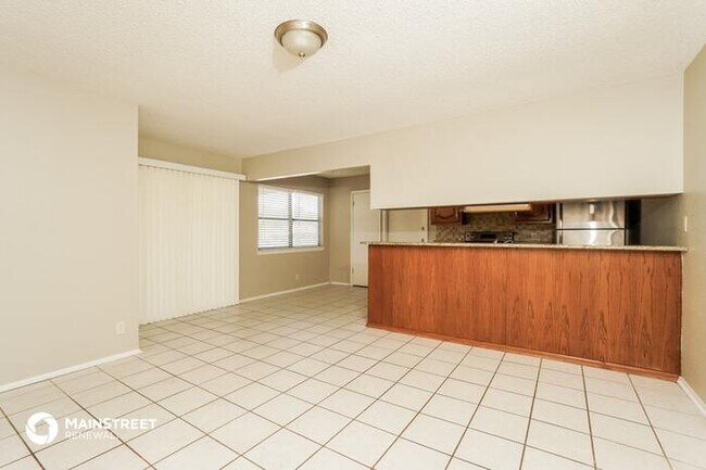 Building Photo - 6511 Shady Bluff