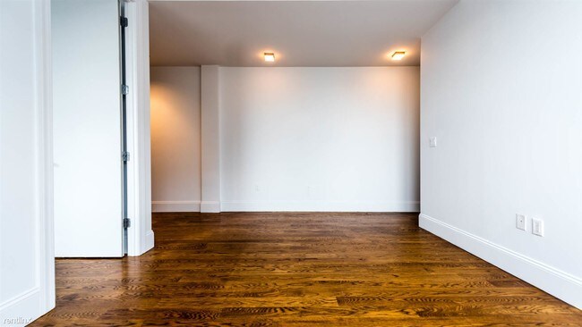Building Photo - 1625 Putnam Ave