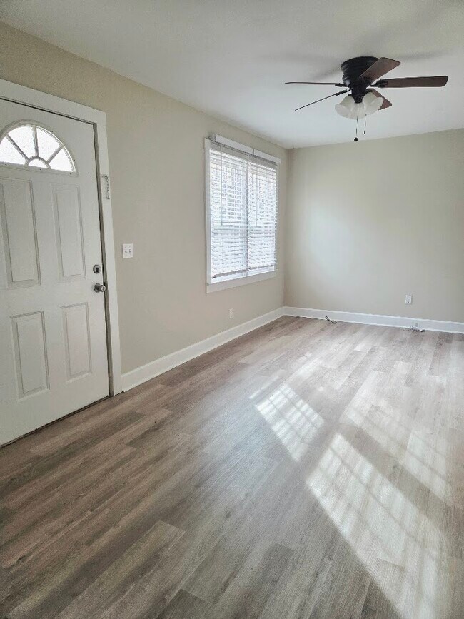 sala de estar - 514 Laurens Avenue